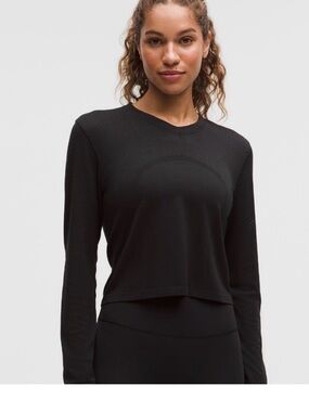 Lululemon Swiftly Open-Hole
V-
Neck Long-Sleeve Shirt NWT